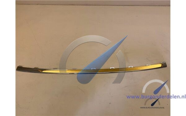 Chrome trim in the center suitable for Golf 7 R-line 2012-2017