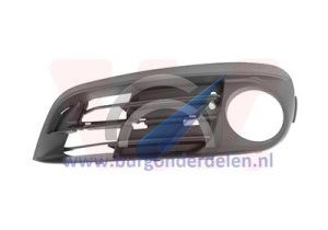 Grille inférieure gauche F10/11 à partir de 2013 avec emplacement pour feu antibrouillard à moitié ouvert