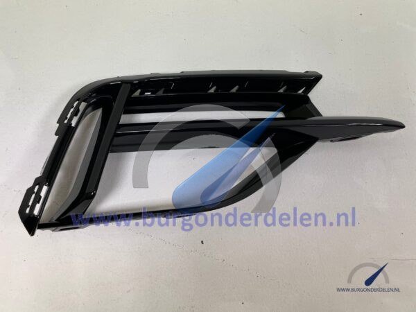 Rejilla lateral derecha en negro brillante, apta para Golf 7.5 R 2017-2020.