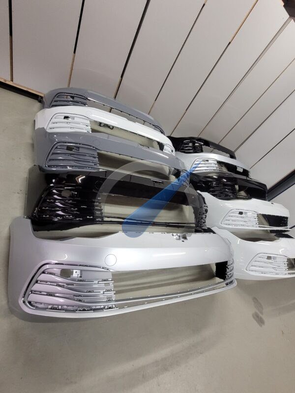 Original Life front bumpers in matching color suitable for Golf 8 2020-2024