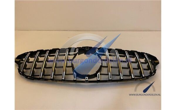 C-klasse W205 14-18 GT Grill zwart met zilver met camera gat